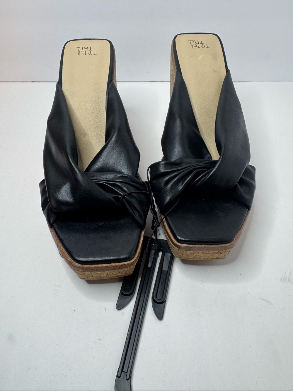 Time And Tru Black Vegan Leather Wedge Sandals Women's Size 9